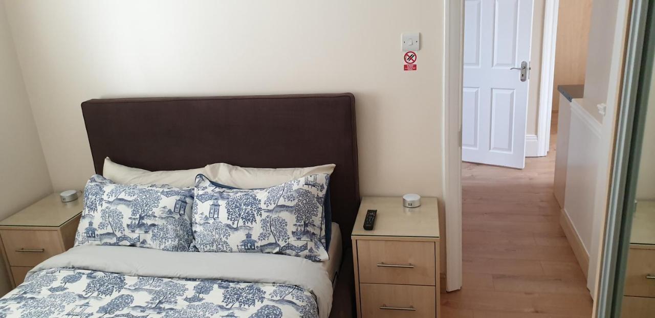 London Luxury 3 Bedroom 2 Bathrooms Flat 1 Min To Redbridge Station Free Parking & Wifi Wanstead Kültér fotó