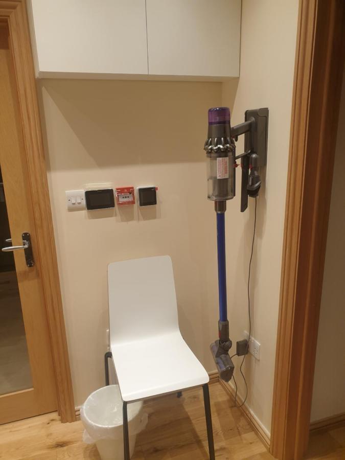 London Luxury 3 Bedroom 2 Bathrooms Flat 1 Min To Redbridge Station Free Parking & Wifi Wanstead Kültér fotó