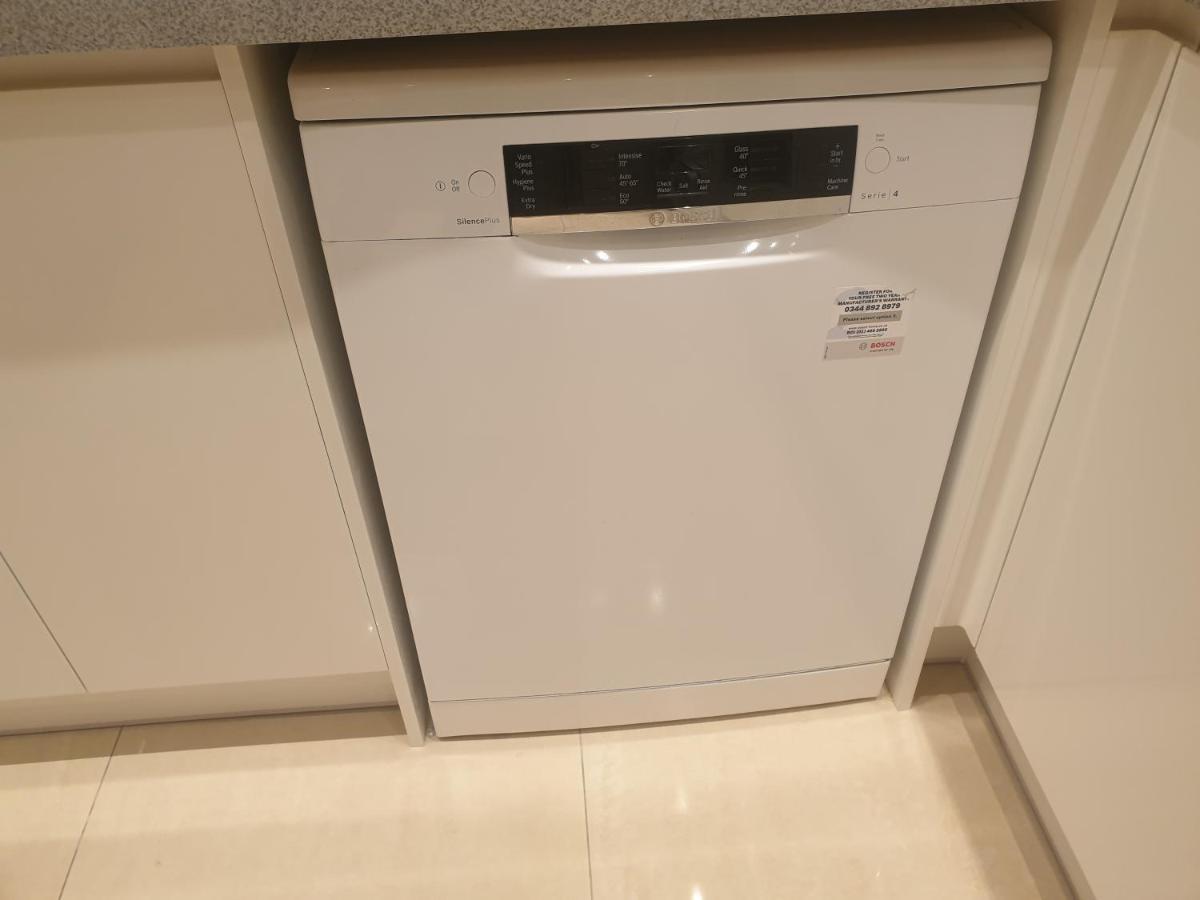 London Luxury 3 Bedroom 2 Bathrooms Flat 1 Min To Redbridge Station Free Parking & Wifi Wanstead Kültér fotó