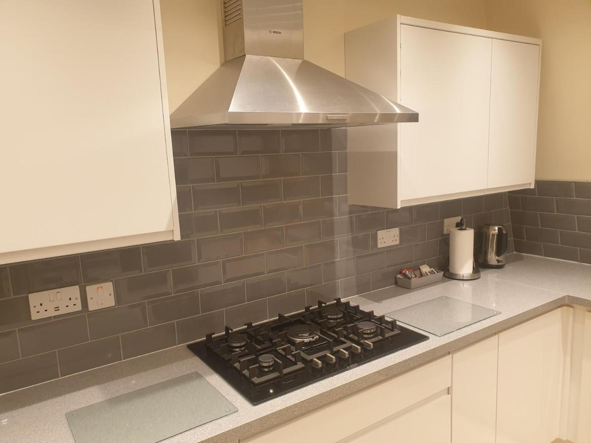 London Luxury 3 Bedroom 2 Bathrooms Flat 1 Min To Redbridge Station Free Parking & Wifi Wanstead Kültér fotó
