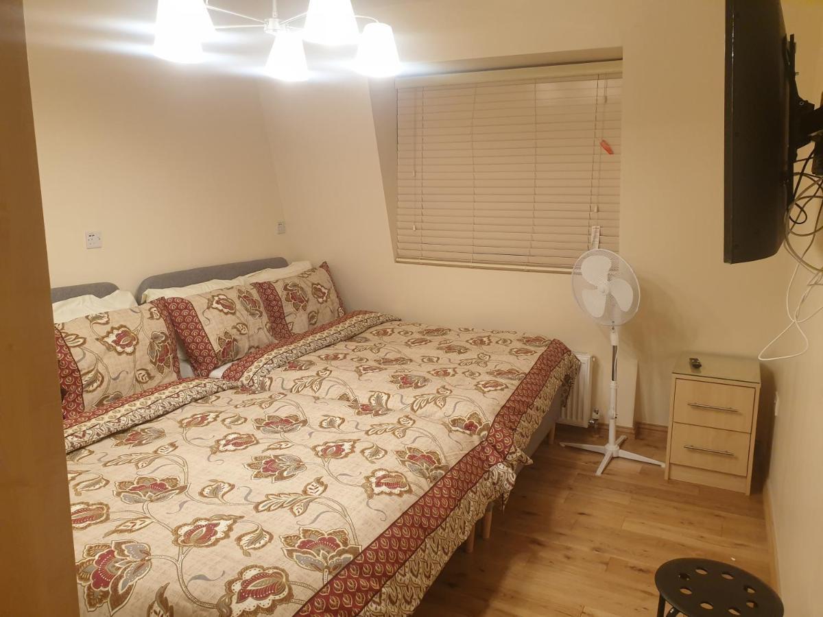 London Luxury 3 Bedroom 2 Bathrooms Flat 1 Min To Redbridge Station Free Parking & Wifi Wanstead Kültér fotó