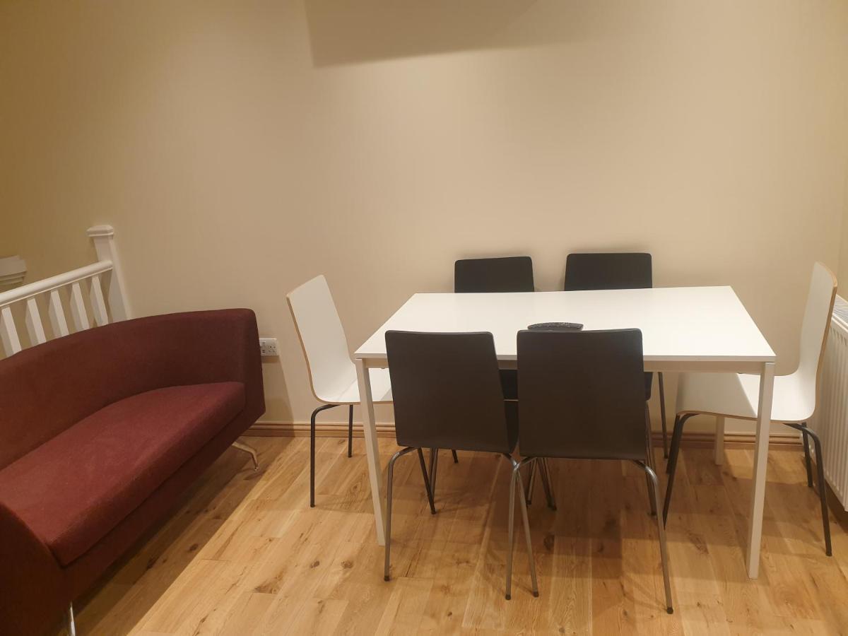 London Luxury 3 Bedroom 2 Bathrooms Flat 1 Min To Redbridge Station Free Parking & Wifi Wanstead Kültér fotó